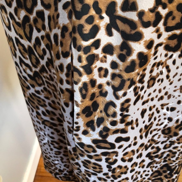 Banana Republic leopard print flutter sleeve dress - Picture 3 of 5